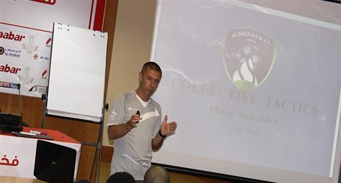 صحيفة رومانية: طموح «تيودور» يصطدم بحاجز «هانز» في الشعلة